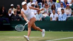 Iga Swiatek chases a seventh straight tournament success at Wimbledon
